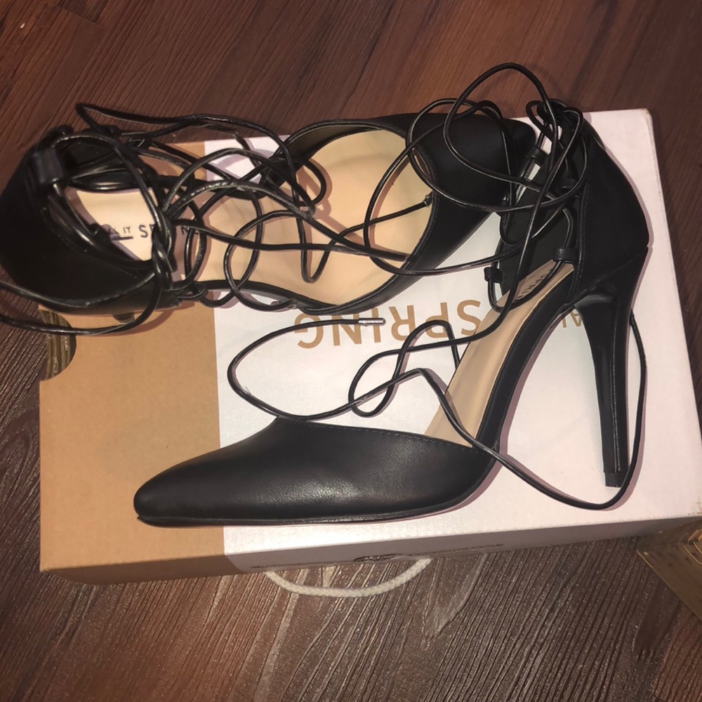 Lace Up Pointed Toe Heel